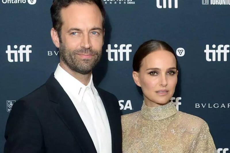 Natalie Portman es captada sin el anillo de compromiso