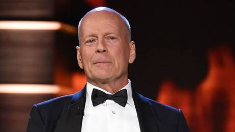 Bruce Willis protagoniza tiernas fotografías con su nieta