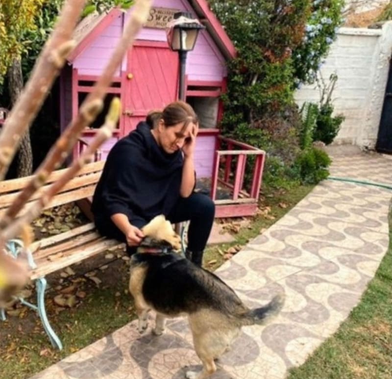 Fotografía de la actriz junto a su mascota "Pimienta". Créditos: Captura de pantalla Instagram