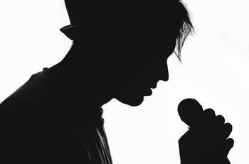 Conoce 5 canciones que tendrían un mensaje diabólico