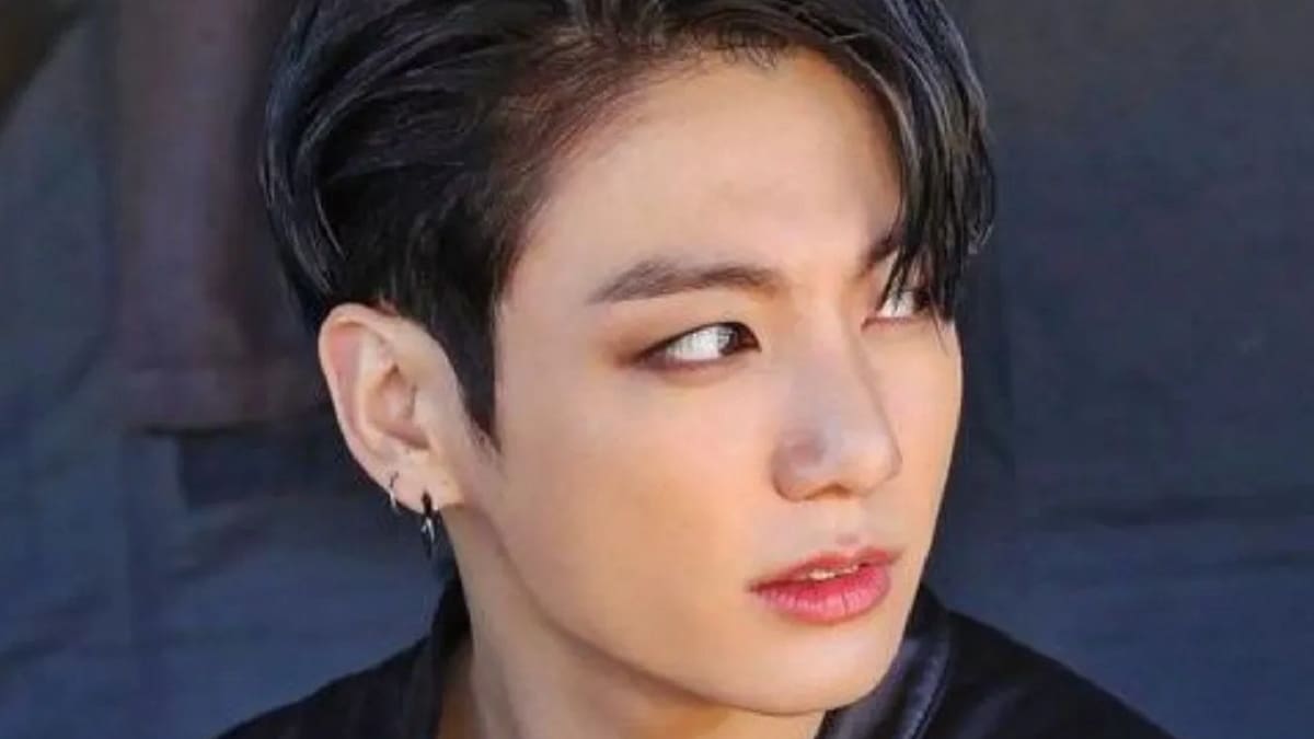 Jungkook de “BTS” dedicó unas lindas palabras a sus fans tras graduarse de la universidad