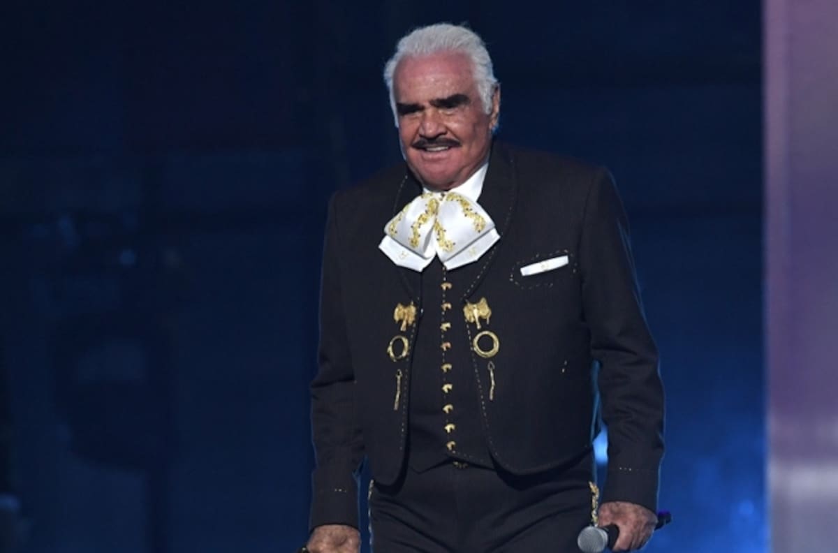 "Dios te tenga en su santa gloria": Fans reaccionan a la muerte de Vicente Fernández y celebran su obra