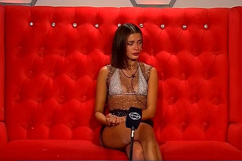 "Gran Hermano" trató de calmar a Constanza, quien llegó hasta el confesionario llorando para presentar su renuncia.