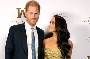 Meghan Markle desembolsó más de 10 mil dólares en su look para recibir premio en Nueva York