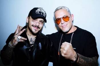 Alejandro Sanz canta con Christian Nodal en su concierto de Guadalajara con Cazzu como testigo