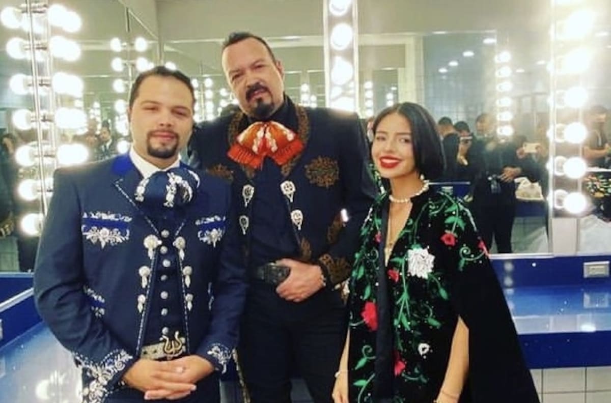 Pepe Aguilar cumplió 53 años y esto le dijeron sus hijos al celebrarle fiesta temática