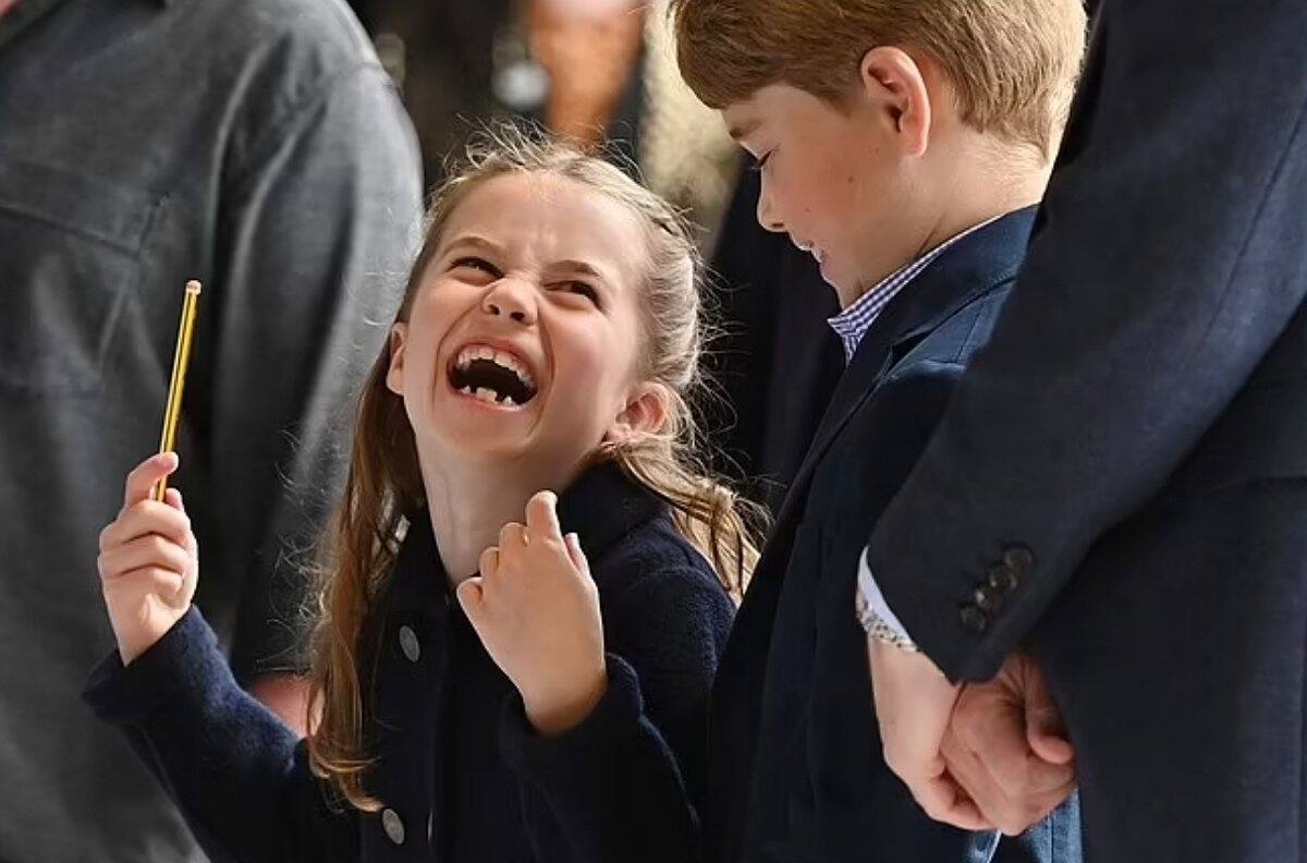 Princesa Charlotte derrocha simpatía en su primer compromiso real