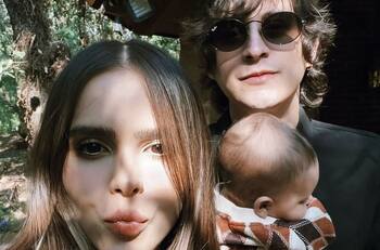 Siddhartha publica tierna foto con Yuya y Mar celebrando sus 7 meses en la playa