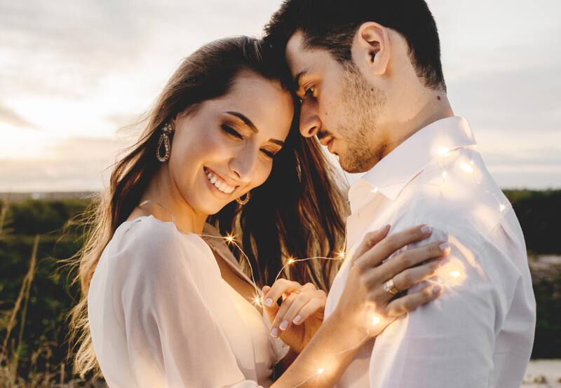 Estos 3 signos del zodiaco tendrán un mes de octubre de miel sobre hojuelas en materia de amor | Foto: Befunky