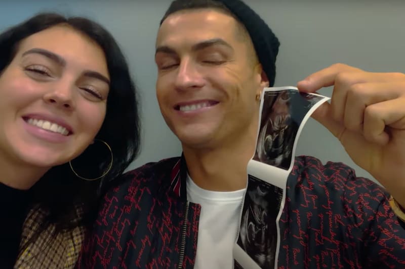 Georgina Rodríguez y Cristiano Ronaldo tienen cuatro hijos - Créditos: Captura de pantalla Netflix