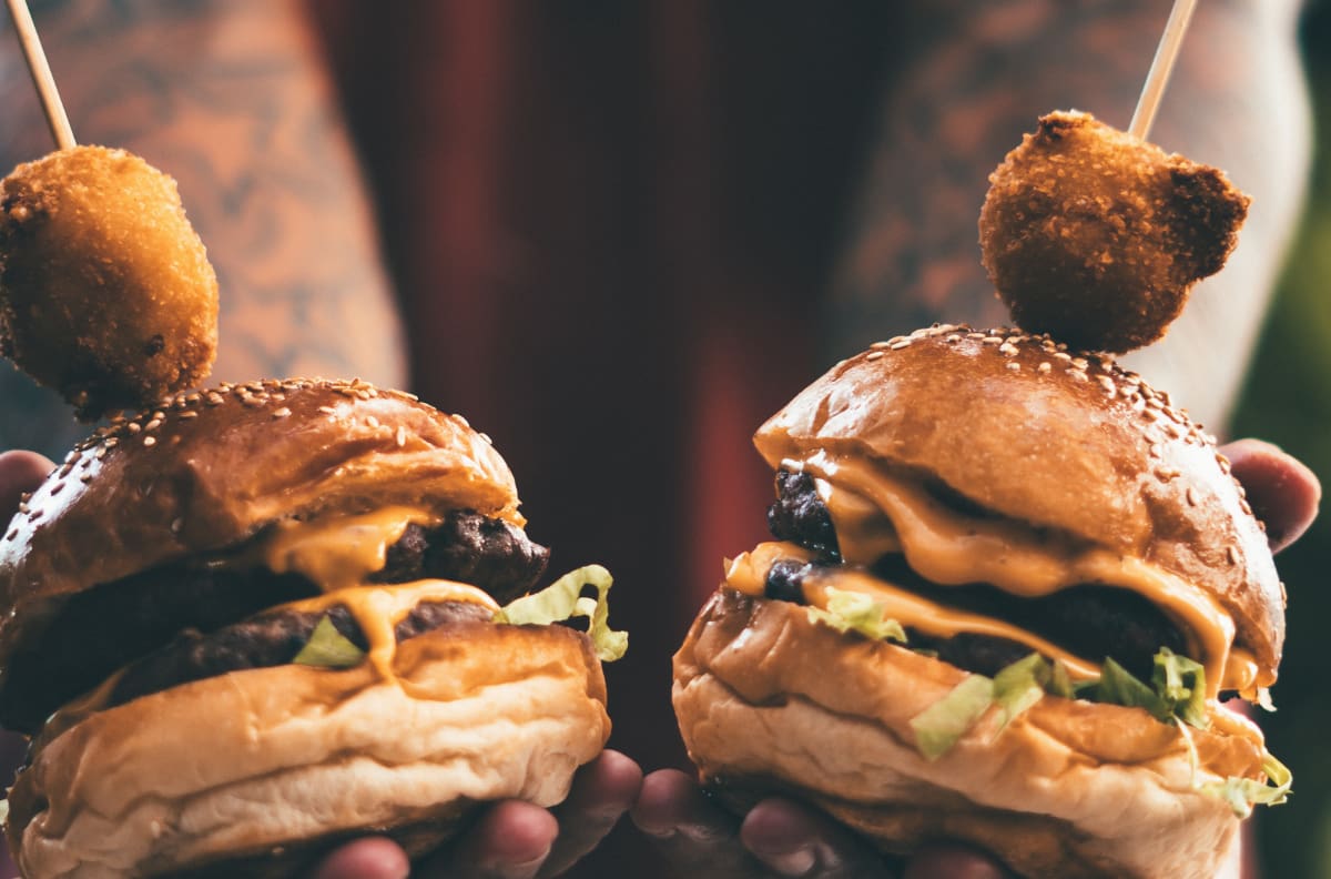 Acertijo Visual: ¿Eres capaz de descubrir dónde están las 3 hamburguesas diferentes?