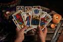 Tarot del día: Así estará el amor, el dinero y el trabajo este domingo 16 de abril según el Tarot