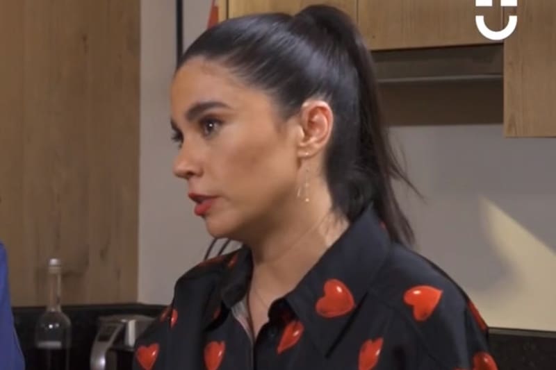 Javiera Mena Estuvo invitada a "La Divina Comida" - Créditos: CHV