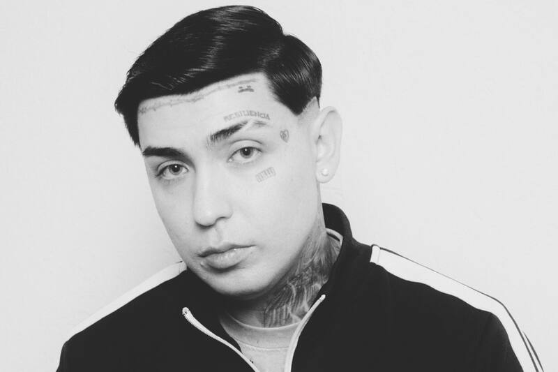 es productor musical del género urbano.