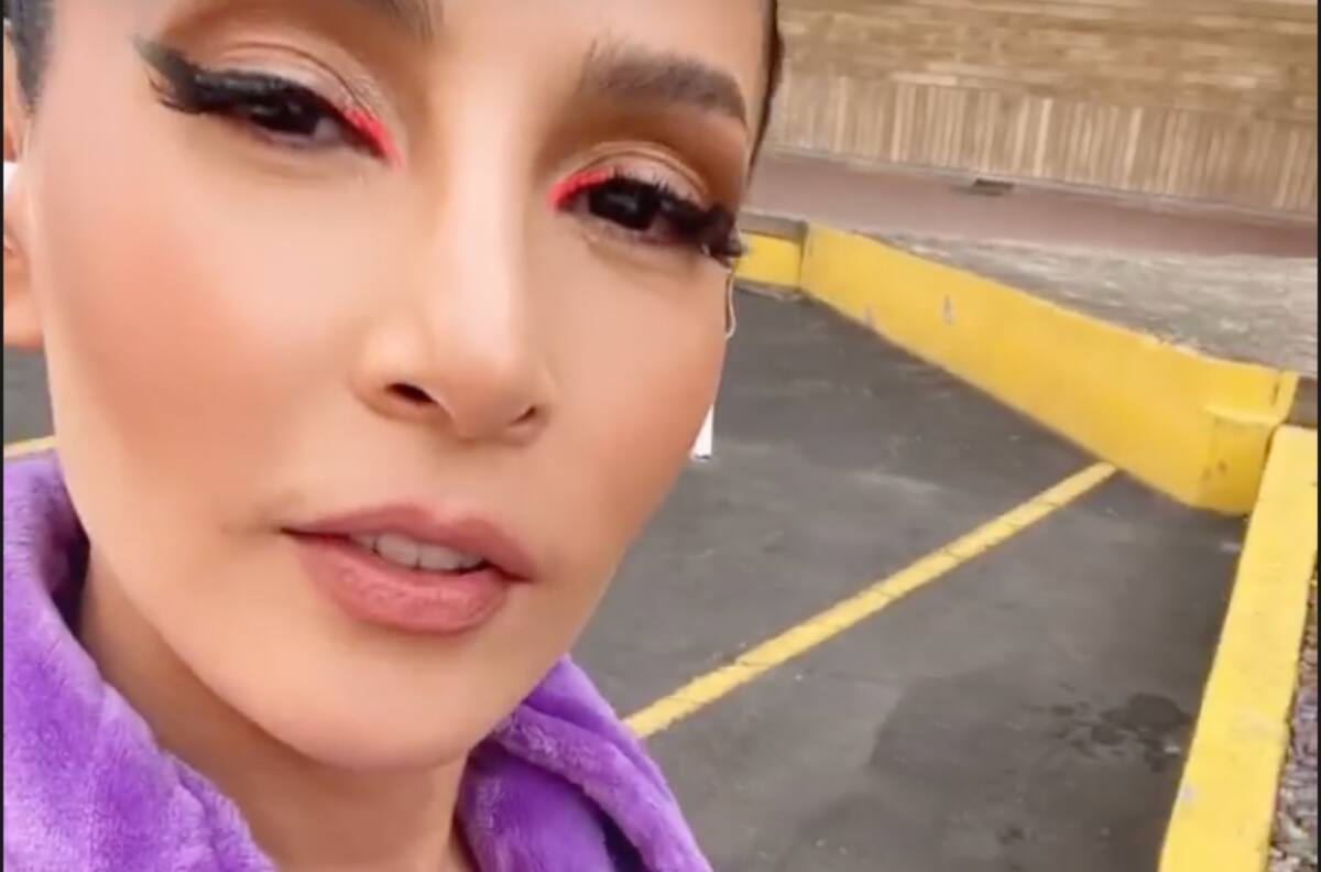 Carmen Villalobos tras su separación, se divierte bailando cumbia ¡En bata!