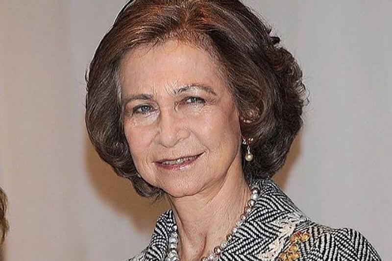 La reina Sofía sorprende con un conjunto de estampado de flores La reina Sofía - Créditos: Instagram