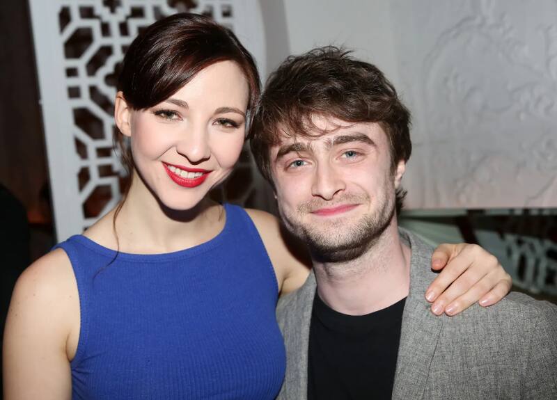 Daniel Radcliffe y Erin Darke Daniel Radcliffe y Erin Darke - Créditos: