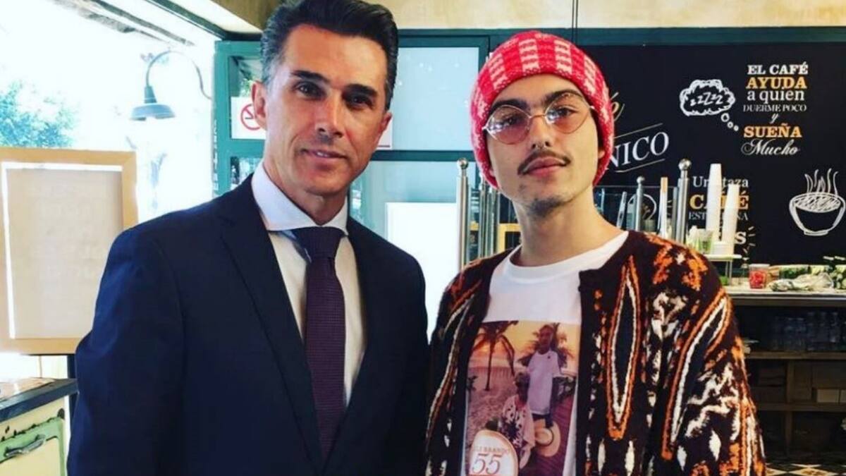 Sergio Mayer admite que se puso nervioso al ver a su hijo en las escenas de sexo de "Rebelde"