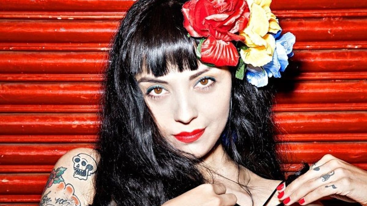 Mon Laferte, Karol G y José Luis Perales llevan su show este 27 de octubre a Estados Unidos