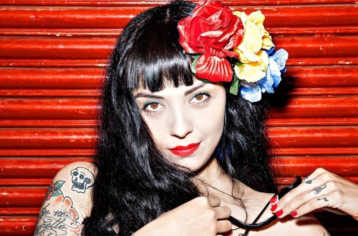 Mon Laferte, Karol G y José Luis Perales llevan su show este 27 de octubre a Estados Unidos