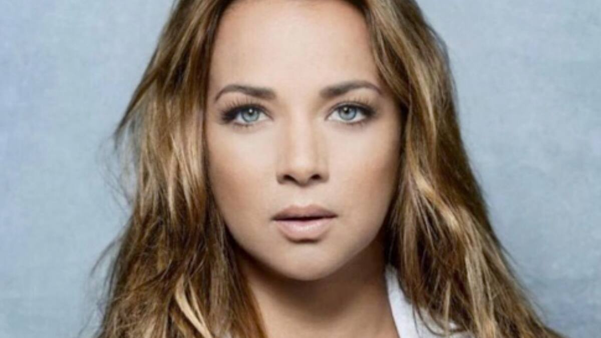 Adamari López encanta con su disfraz de "El Cisne Negro"