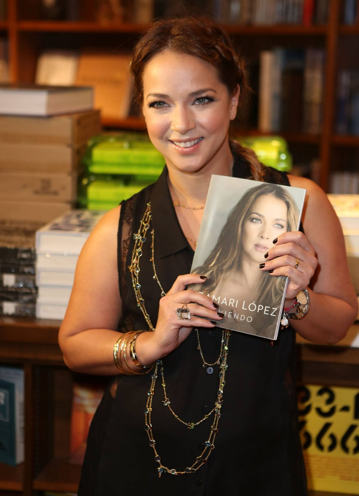 La actriz incursionó como autora con su revelador libro "Viviendo"