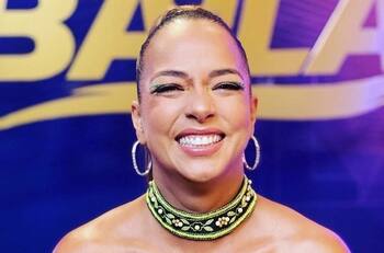 Adamari Lopez luce look sensual en la premiere de "Así se Baila" y causa furor