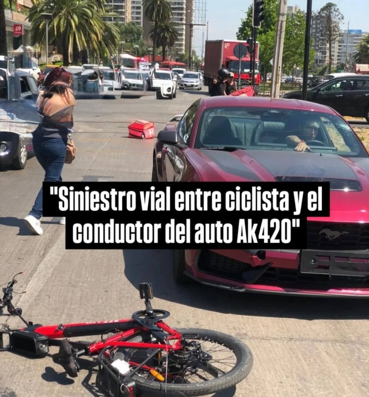 El lujoso Ford que maneja el cantante urbano.