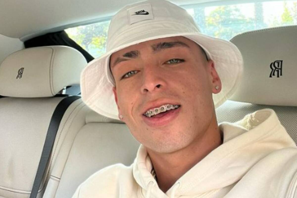 Ak4:20 El artista fue invitado por Cris MJ a subirse al escenario del Lollapalooza 2023. - Créditos: Instagram