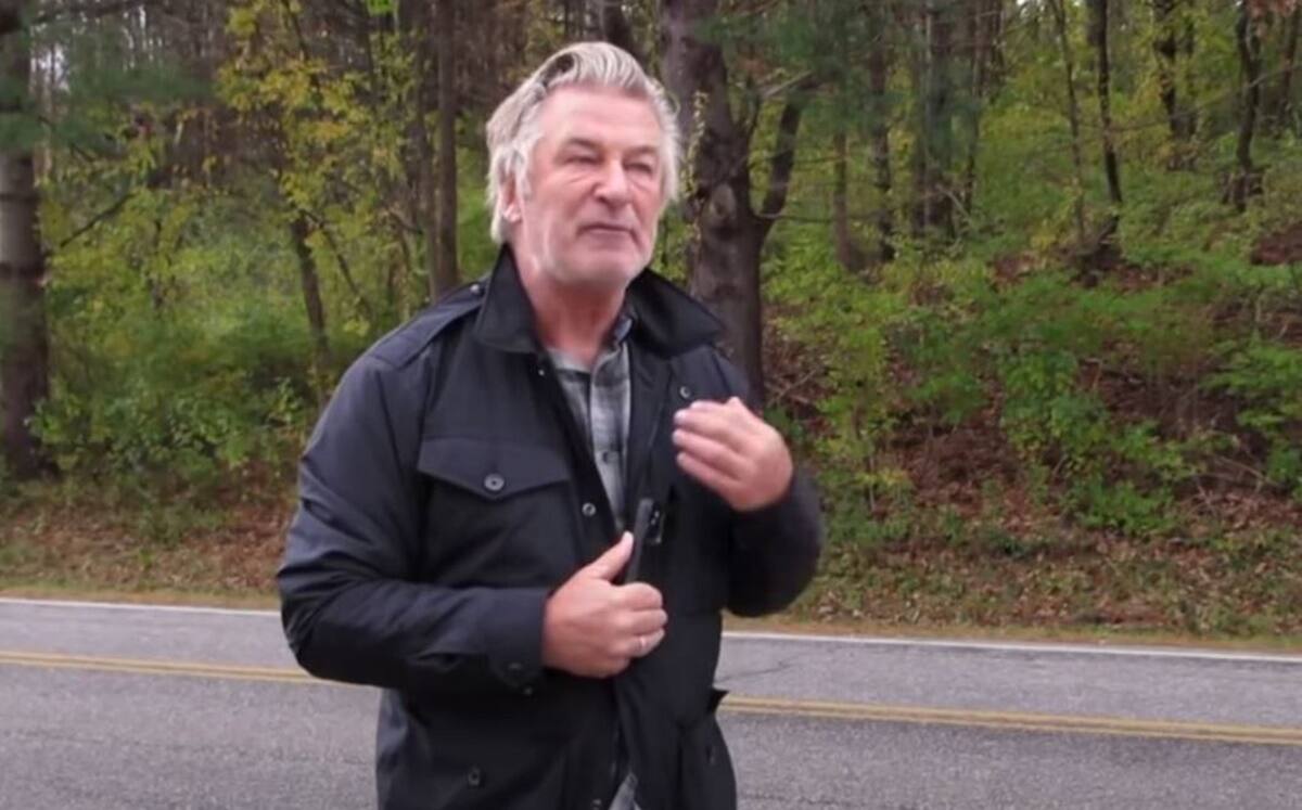 Alec Baldwin El actor se pronunció por primera vez tras la muerte de Halyna Hutchins - Créditos: Youtube