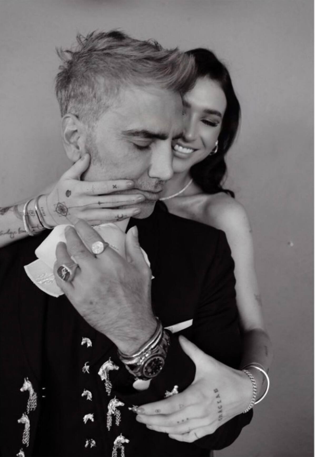 El cantante presume su amor