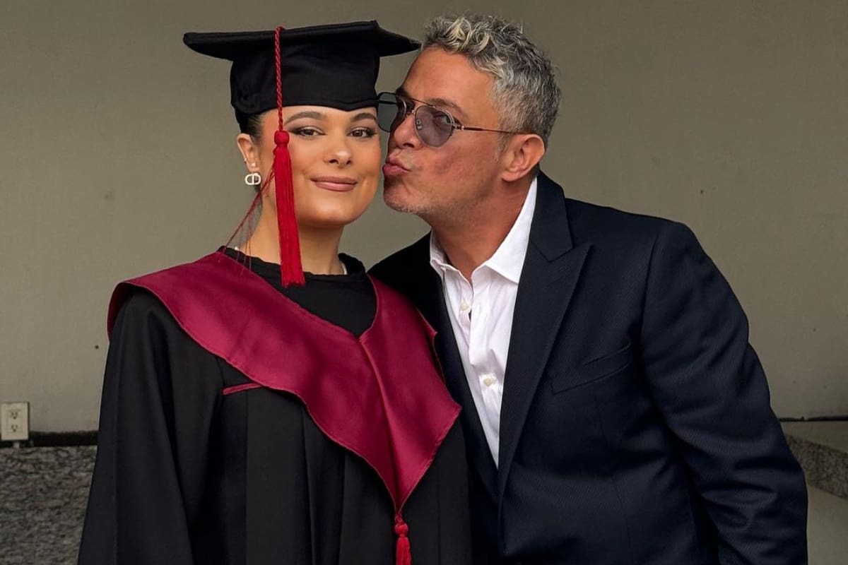 sorprendió a su hija en el día de su graduación.