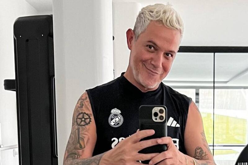 causa sensación vestido de Papá Noel y muestra lo grande que están sus hijos