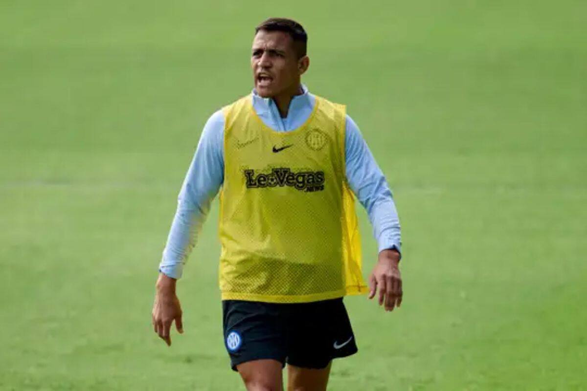 El tocopillano es la opción obvia ante la lesión de Arnautović, sin embargo en la Península proponen alternativas.