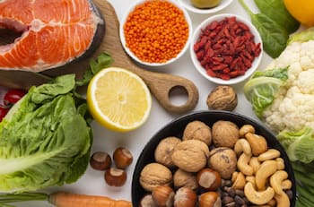 ¿Cansada, sin energía, con dolores de cabeza? Estos alimentos ricos en hierro te ayudarán