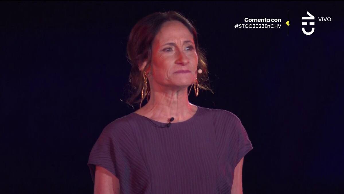 La reconocida actriz de 58 años de edad destacó la diversidad de Chile y América en su discurso.