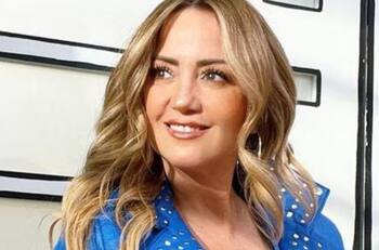 Andrea Legarreta es ovacionada en “Vaselina” tras la muerte de su mamá