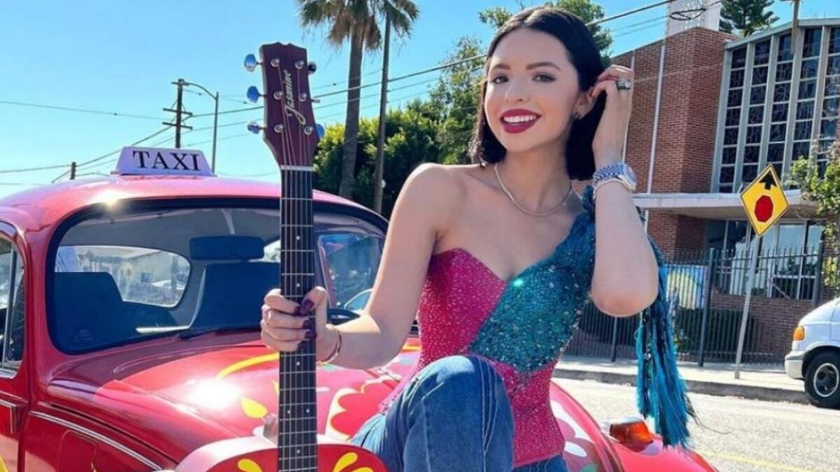 Ángela Aguilar y su familia son censurados por Facebook en su especial de "Día de Muertos"