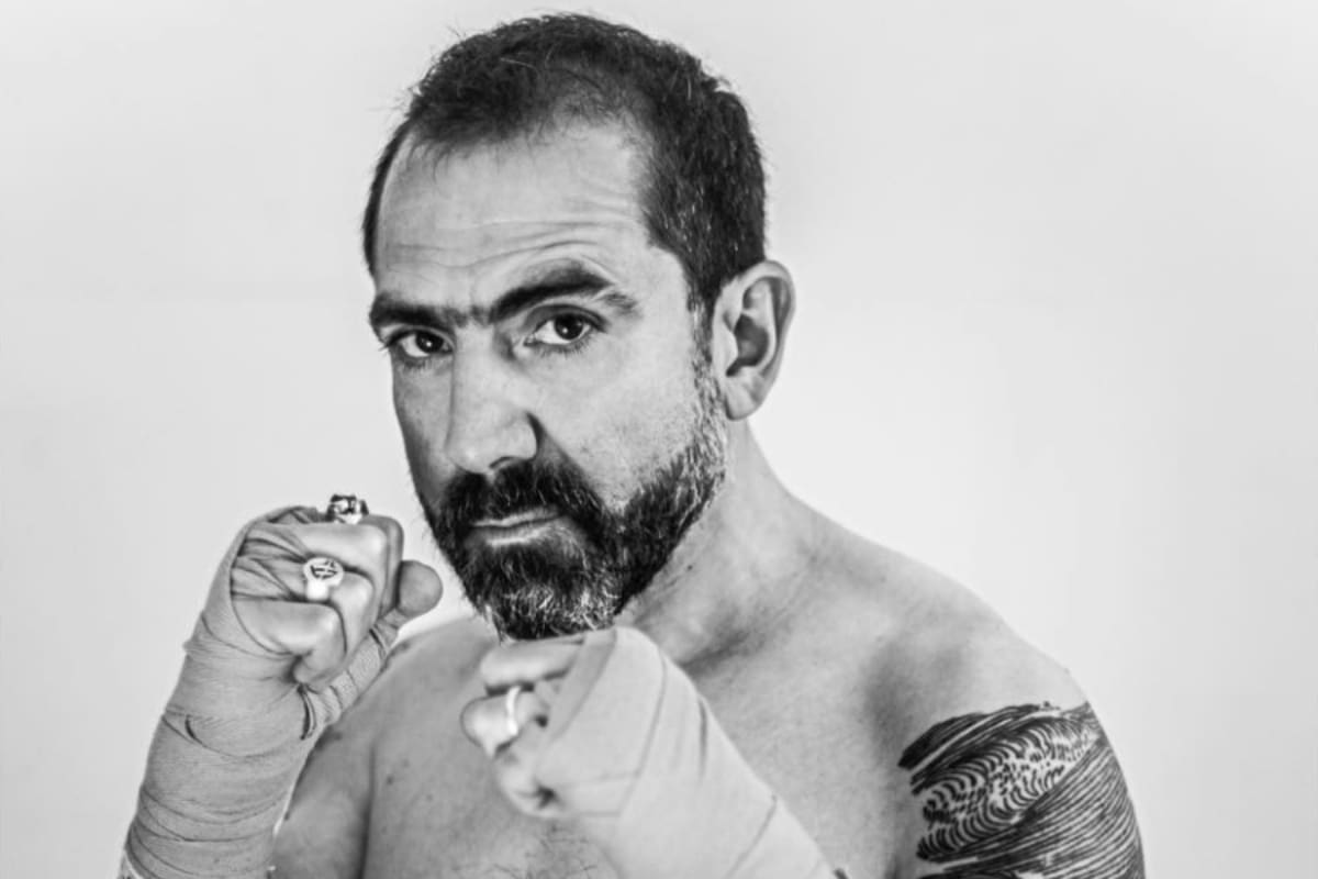 cantante sufrió grave accidente