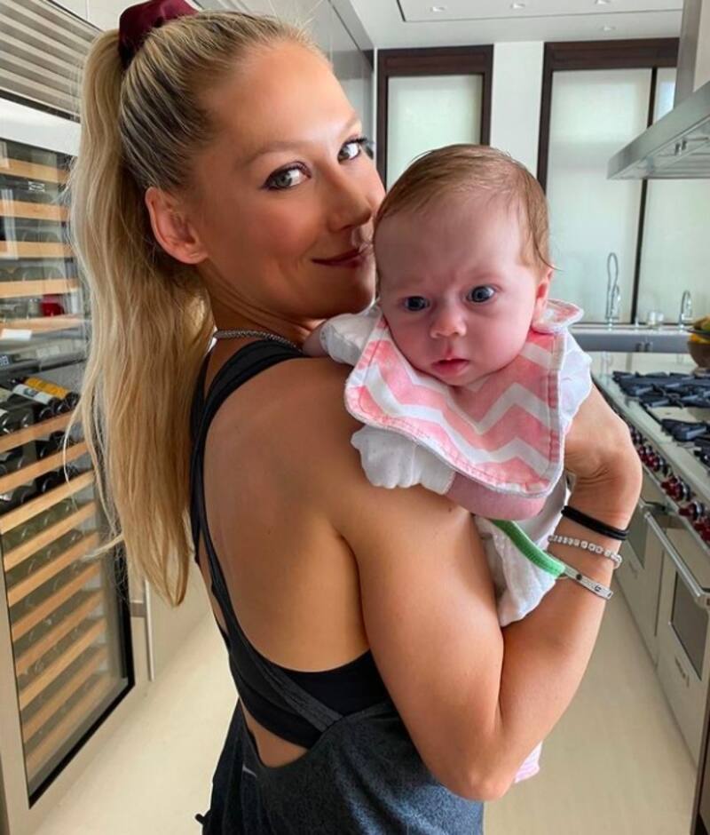 Anna Kournikova junto su hija Mary con pocos meses de edad - Créditos: Instagram.