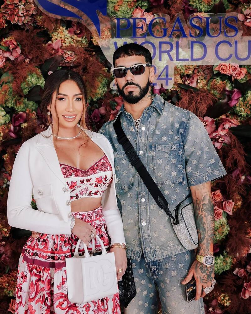 Anuel AA y su pareja Laury Saavedra