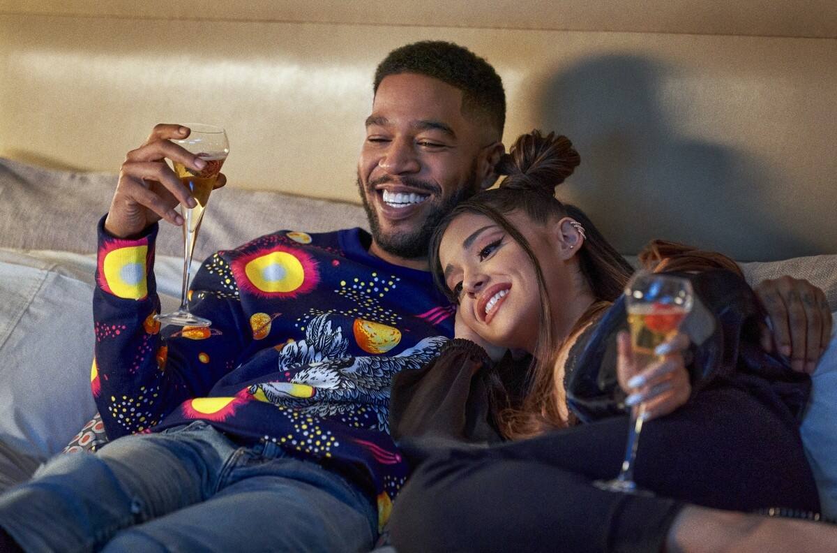 Ariana Grande canta "Just Look Up", un tema clave en "Don't Look Up"