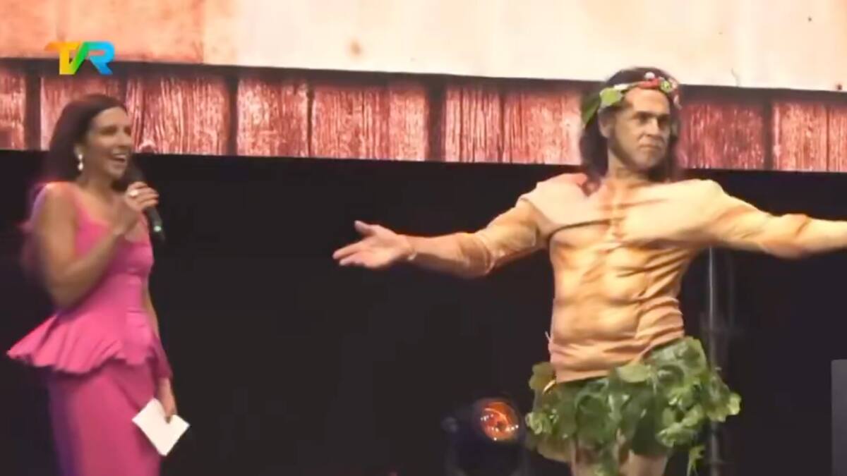 “¡No al aborto…!”: El tenso momento en que Karla Constant despidió del escenario a Arturo Ruiz-Tagle en Puerto Montt