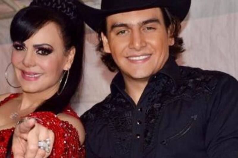Así fue el regreso de Maribel Guardia al teatro   Maribel Guardia y Julián Figueroa - Créditos: Instagram