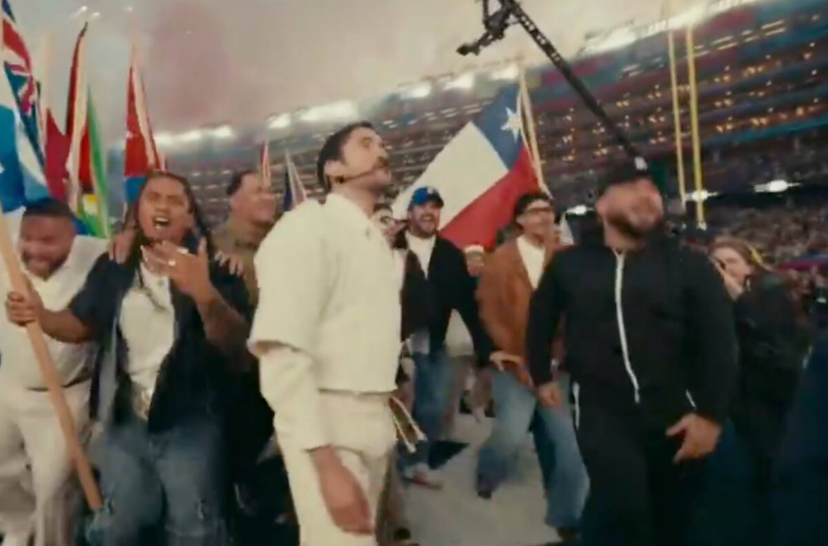 Así fue la mención de Bad Bunny a Chile y la inclusión de Pedro Pascal en el show del medio tiempo del Super Bowl