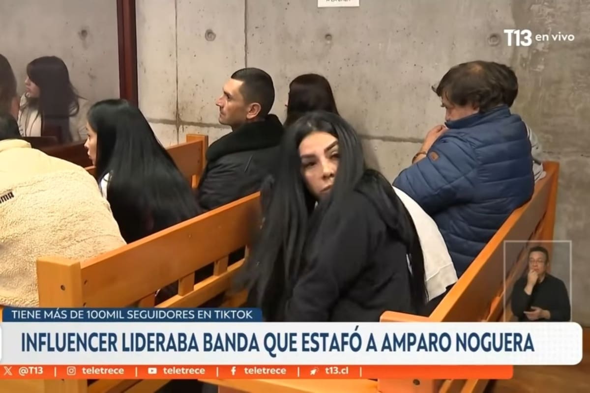 La influencer que lideraba la estafa a la actriz.
Foto: YouTube @T13_cl