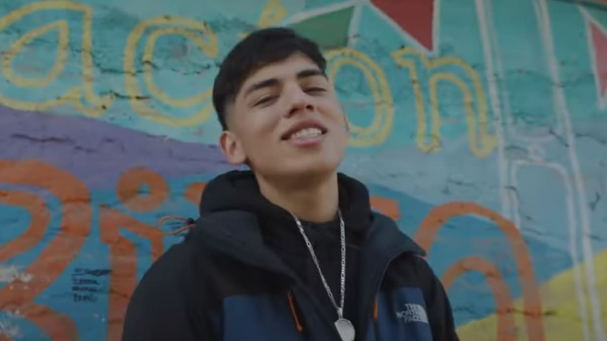 Quién es Bastián Muñoz, "Bimza", cantante, hijo de Kanela y pareja de Trinidad Neira