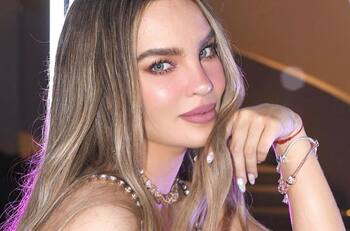 Belinda golpea a un fanático en medio de un concierto, pero no es lo que piensas