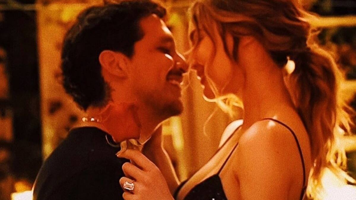 Belinda y Christian Nodal festejan un año de amor con romántica cena