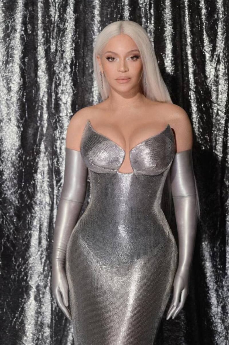 La avant premiere de la película de la artista estuvo llena de artistas de fama internacional.